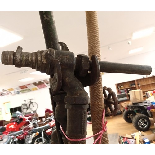 423 - Rare 'Self-measuring' petrol pump, antique, hand-crank from a local estate. In great original condit... 