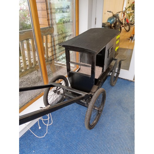 491 - scale model of Amish carriage for a dog to pull 2.35m approx long including the draw bar