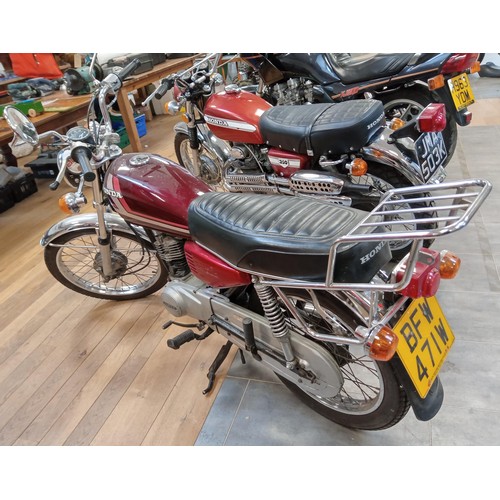 522 - Honda CG125 2002 Motorcycle / motorbike V5 present speedometer reads just over 14000 miles.
10% prem... 