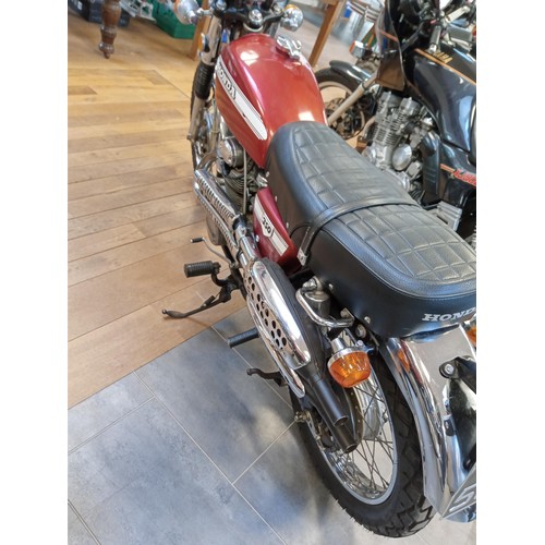 530A - Honda 350 K reg motorcycle / motorbike, historic vehicle registered V5, MOT & Tax exempt various pap... 