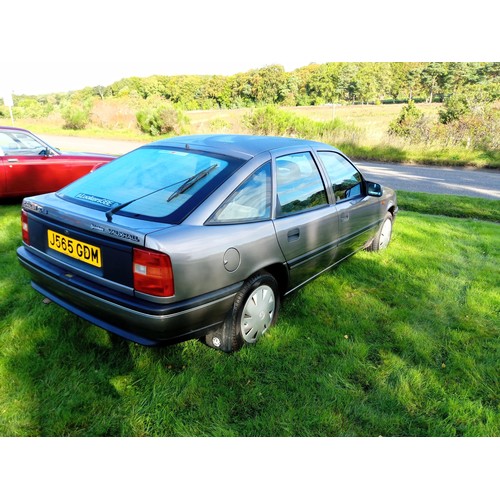 605 - Vauxhall Cavalier manual motorcar automatic 1.8L 44000 genuine miles, grey metallic service history.... 