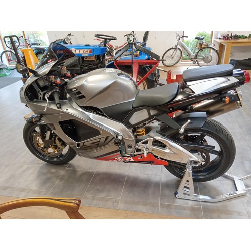 610 - 2003 Aprilla RSV Mille, 1000cc motorcycle / motorbike, 10761 genuine miles, new front tyre, new oil ... 