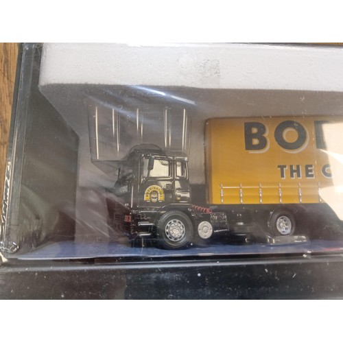 145 - Corgi Modern Trucks 75202 ERF Curtainside Boddingtons