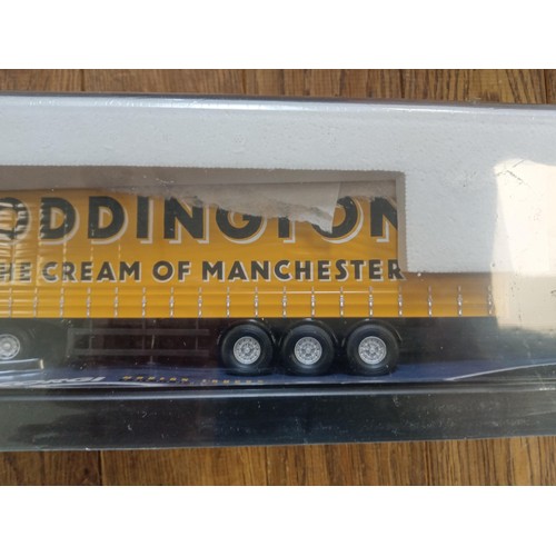 145 - Corgi Modern Trucks 75202 ERF Curtainside Boddingtons