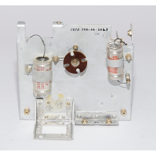 60 - Inductor Capacitor 640/1/10388 5999-99-956-8133 Plessey