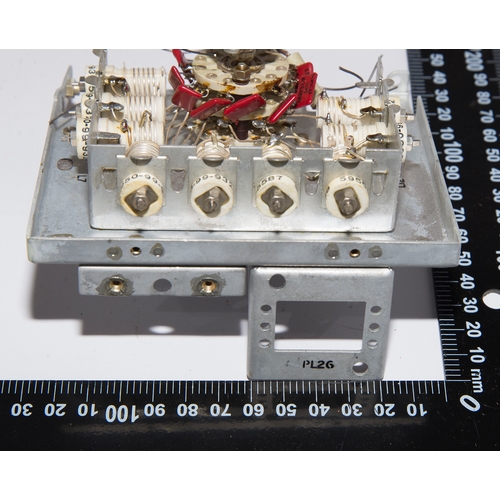 60 - Inductor Capacitor 640/1/10388 5999-99-956-8133 Plessey