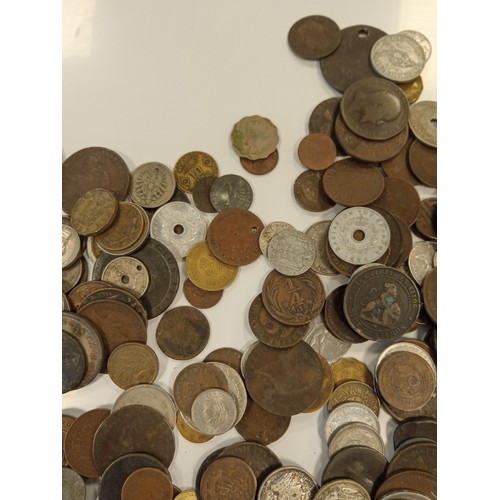 132 - Large selection of collectable coins