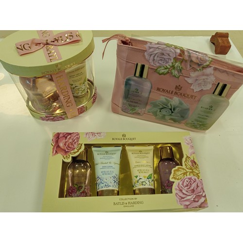 147 - Royale Bouquet by Baylis & Harding gift set