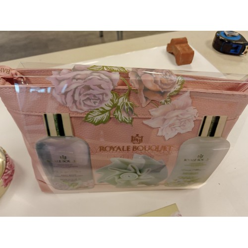 147 - Royale Bouquet by Baylis & Harding gift set