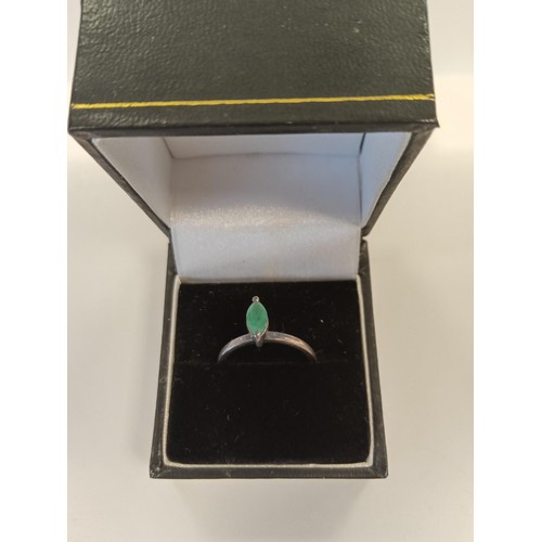 187 - Direct from a deceased estate silver Art Deco stamped 925 ring with green stone