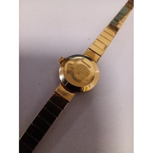 201 - 18 Carat gold Sundez wrist watch, fully hallmarked 750, Swiss made & weighing 21.7g approx . hallmar... 