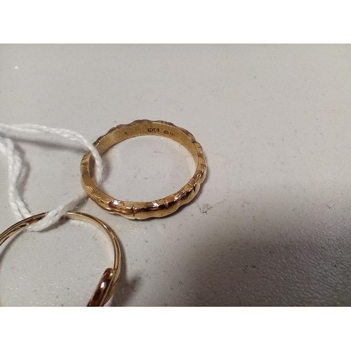 67 - 9ct gold ring, size O, 2.6 g approx. and 14ct Gold ring size M, 1g approx.