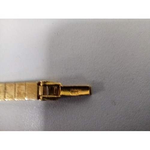 83 - 18ct gold Sundez wrist watch and strap, fully hallmarked 750, Swiss made, 21.7g approx.