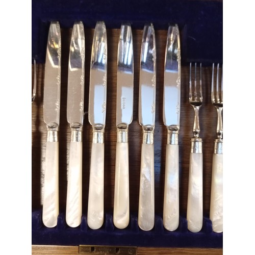 86 - Sterling silver collared cutlery set in original box.  Mop handles Sheffield 1926.  Maker John Sande... 