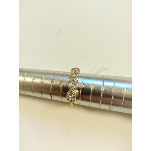 104 - 18ct white gold diamond ring, 3.9g approx.