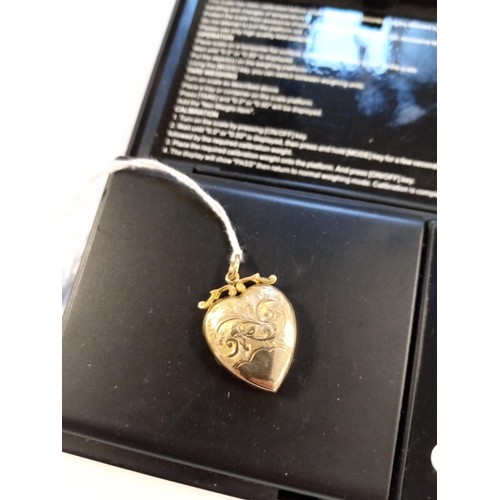 118 - 9ct gold back & front heart locket pendant, 3.2g approx.