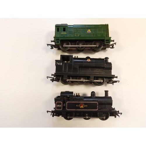 66 - Triang R152, R153 & R52, BR0-6-0 Saddletank locomotive 748, Class 0A diesel shunter loco 13005 & 060... 