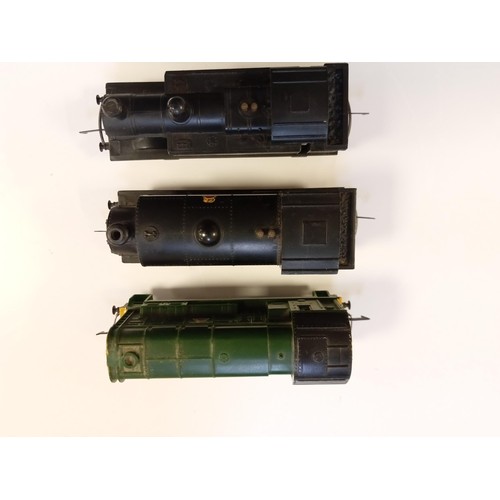 66 - Triang R152, R153 & R52, BR0-6-0 Saddletank locomotive 748, Class 0A diesel shunter loco 13005 & 060... 