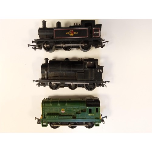 66 - Triang R152, R153 & R52, BR0-6-0 Saddletank locomotive 748, Class 0A diesel shunter loco 13005 & 060... 