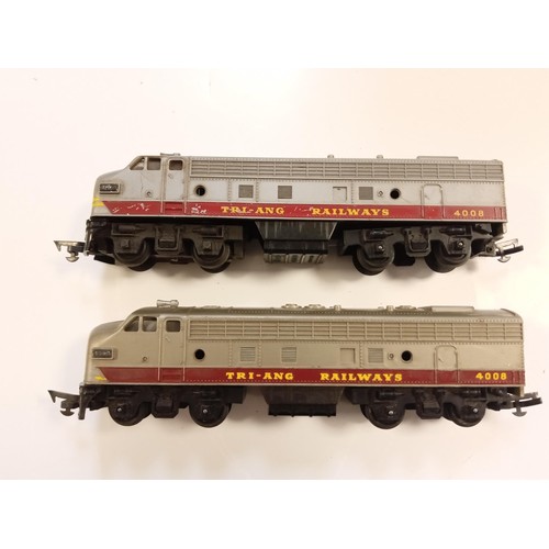 68 - Triang R55/57/58 transcontinental diesel locomotive 4008 & a dummy