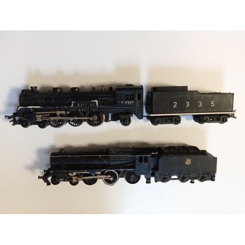 69 - Graham Farish 4-6-0 locomotive 44753 black plus Triang Hiawatha 4-6-2 Pacific locomotive plus tender