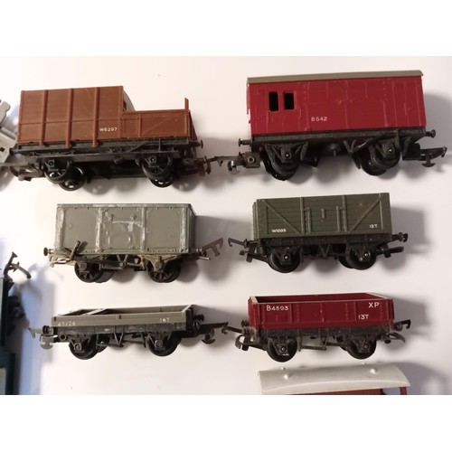 74 - Selection of Triang goods wagons