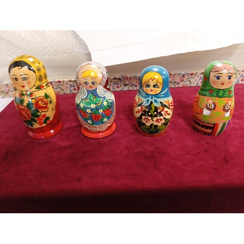 130I - 4 x Russian stacking dolls