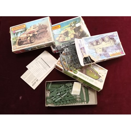 176 - Airfix and Matchbox vintage model kits unchecked