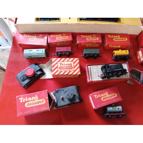 207 - Triang railway collection to include engines, carriages, buildings etc.