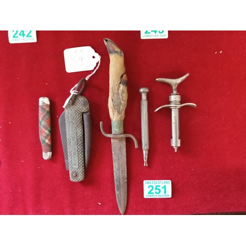 251 - Selection of collectable knives etc.