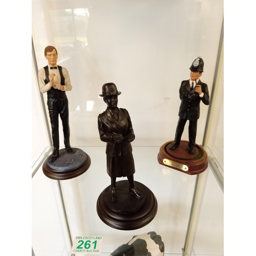 261 - 2 x models of police persons and Steve Davies