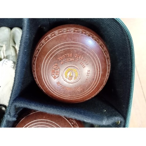 310 - 2 x bowl bags with bowls and a wooden case