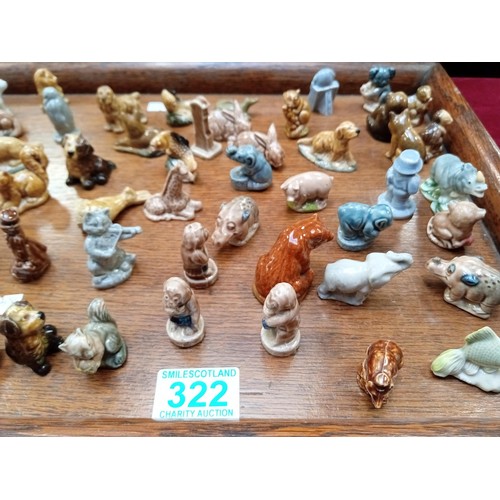 322 - Tray lot of Wade miniature whimsies