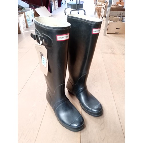 337 - A pair of ladies hunter wellies size 7