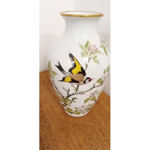 59 - 2x Franklin Porcelain bird vases