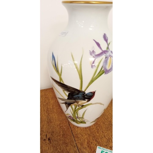 59 - 2x Franklin Porcelain bird vases