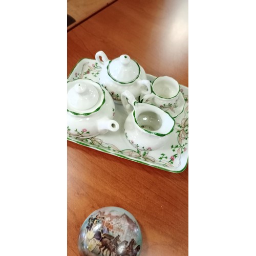 98 - Vintage and modern pill poxes & miniature tea set on tray