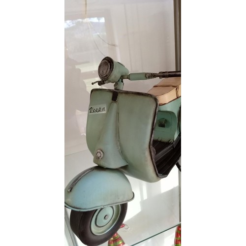 106 - Metal model Vespa scooter