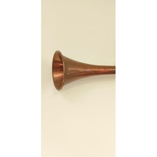 177 - Long copper hunting horn