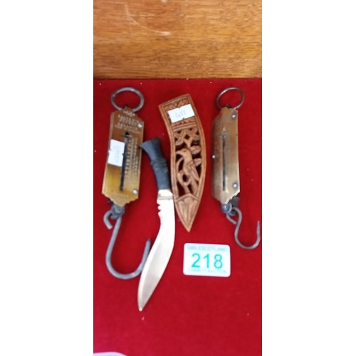 218 - Miniature knife in carved wooden case & 2x salter scales