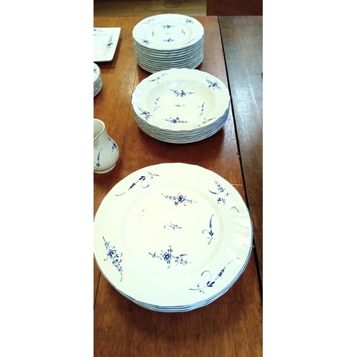 251 - Villeroy & Boch 6-piece dinner set