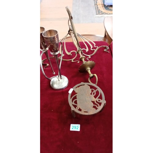 292 - Pug trivet, brass lamp holder etc.