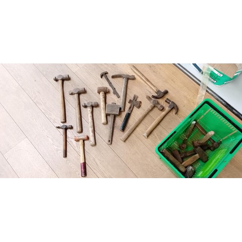 73 - Selection of vintage hammers