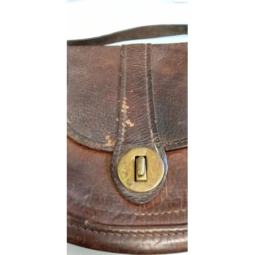 24 - Vintage leather cartridge bag