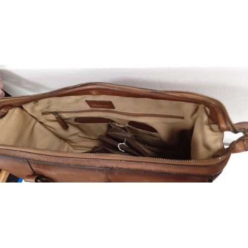 89 - Ashwood Dorchester tan leather doctors bag with internal laptop sleeve.  Although we have no provena... 