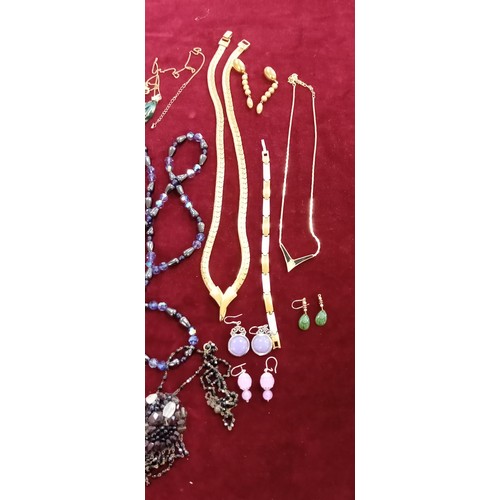 114 - Great selection of fashion/ costume jewellery inc. coral necklace, bracelet etc.