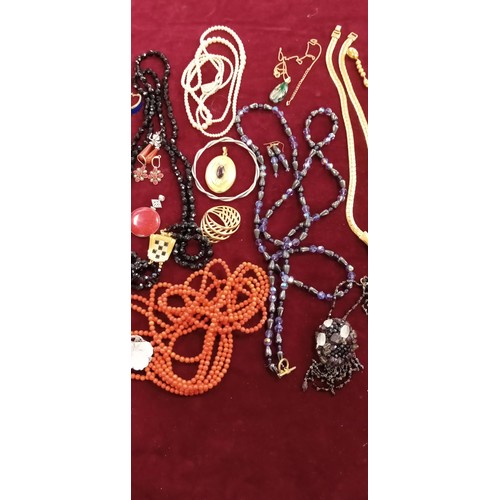 114 - Great selection of fashion/ costume jewellery inc. coral necklace, bracelet etc.