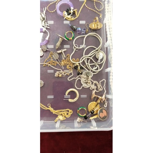 114 - Great selection of fashion/ costume jewellery inc. coral necklace, bracelet etc.