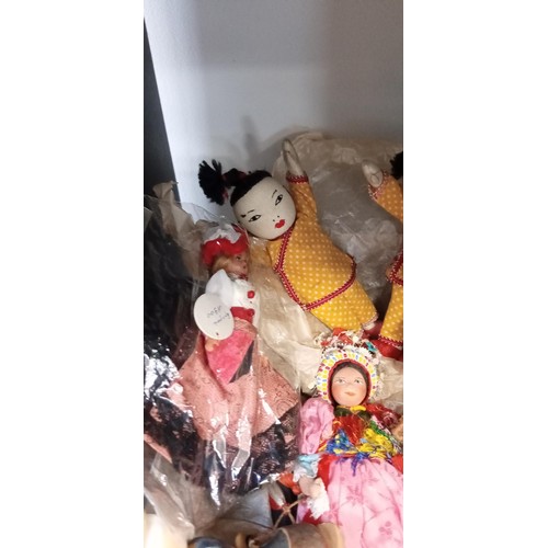 182 - Selection of vintage collectable dolls