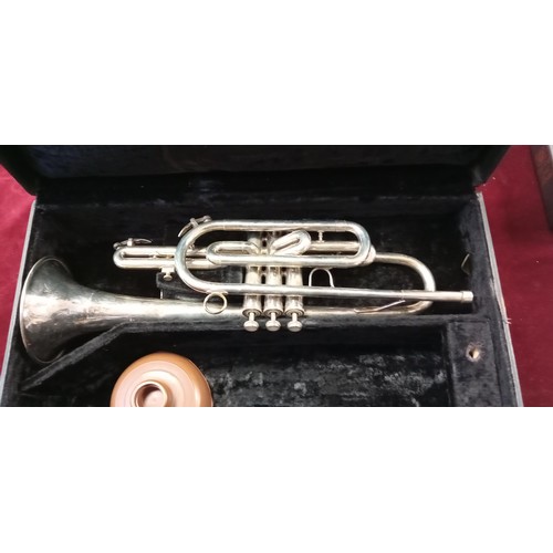 220 - Deg Signature Late Geneva USA white metal vintage trumpet 273638 in original case